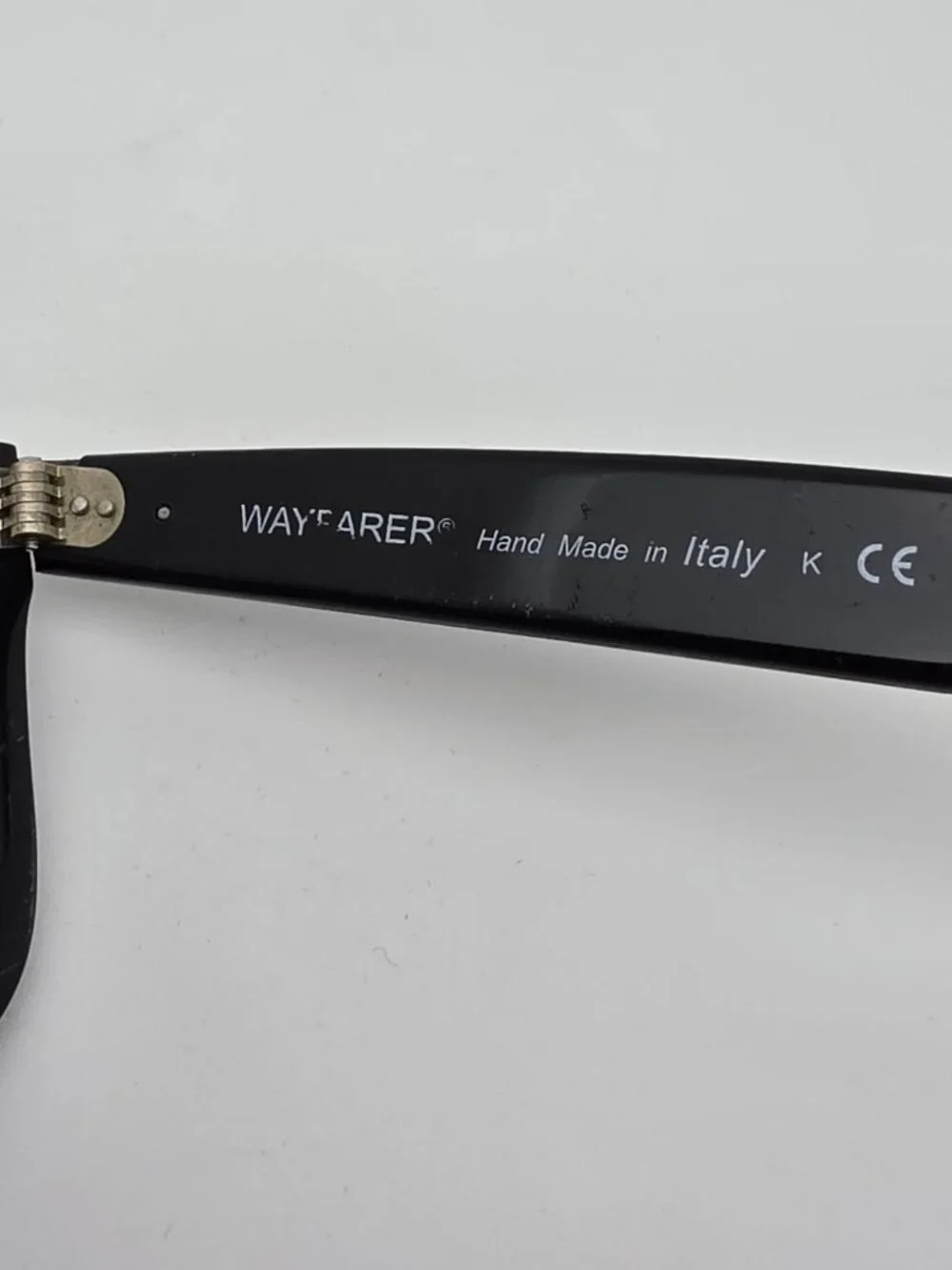 Ray-Ban RB2140 901 Wayfarer Black Frame G-15 Green Glass Lens Sunglasses w/ Case